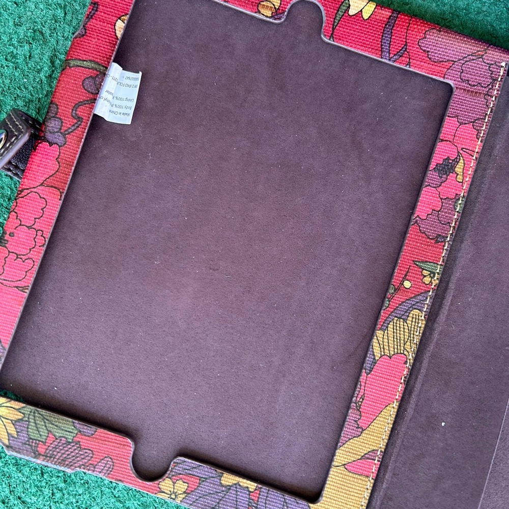 Sakroots brand iPad / tablet cover. - Picture 6 of 9